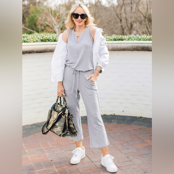 Cabi Summer Jumpsuit in Medium - Picture 3 of 12